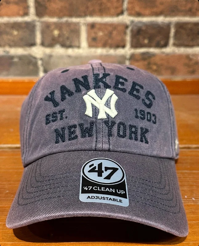 baseball hat all -  New York Yankees Dusted Clean Up Hat - 47 Brand