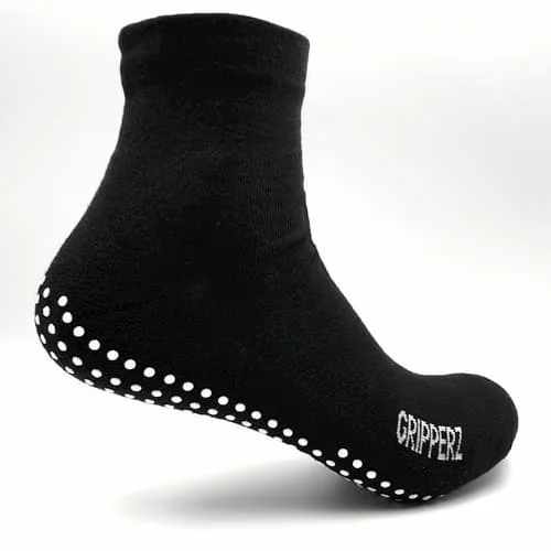 sock features thermal -  Maxi Hospital Non-Slip Socks in Black