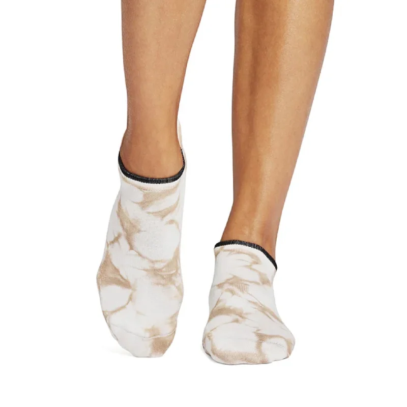 sock uses thermal -  Savvy Camel Tie-Dye Grip Socks (Pilates / Barre)